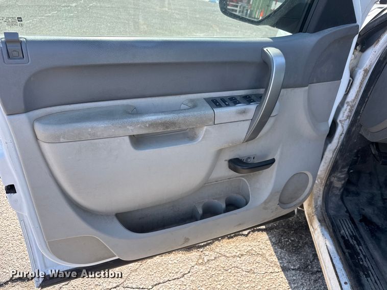 image for item ET4434 2012 Chevrolet Silverado 1500 Ext. Cab pickup truck