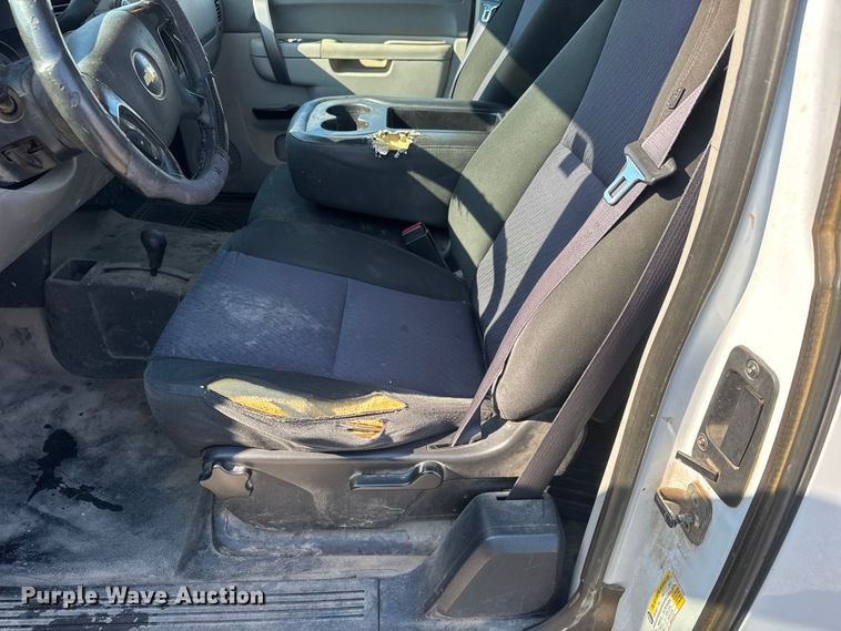 image for item ET4434 2012 Chevrolet Silverado 1500 Ext. Cab pickup truck