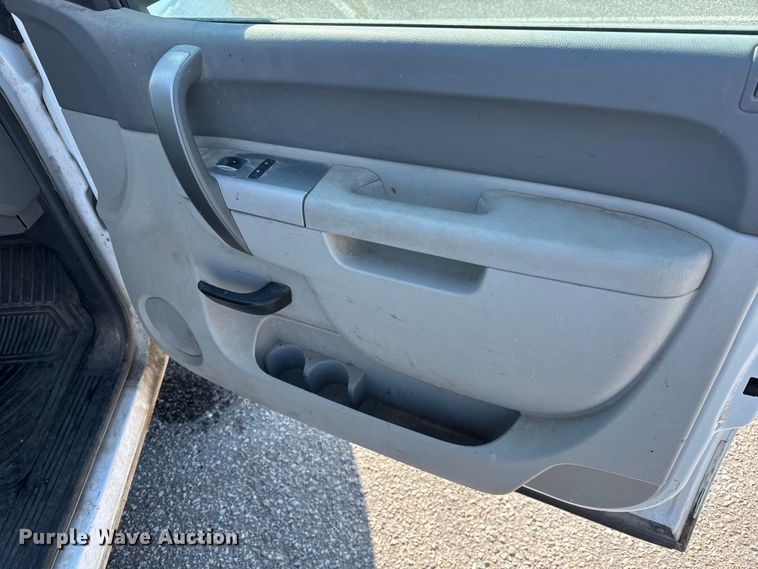 image for item ET4434 2012 Chevrolet Silverado 1500 Ext. Cab pickup truck