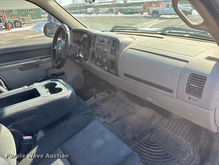 image for item ET4434 2012 Chevrolet Silverado 1500 Ext. Cab pickup truck