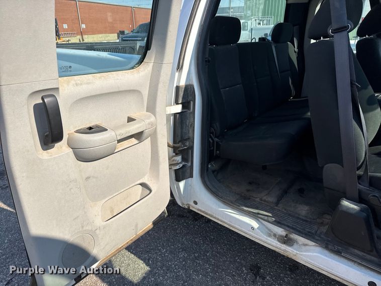 image for item ET4434 2012 Chevrolet Silverado 1500 Ext. Cab pickup truck