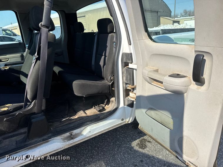 image for item ET4434 2012 Chevrolet Silverado 1500 Ext. Cab pickup truck