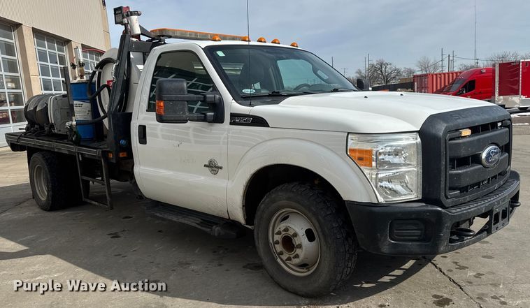 image for item ET4449 2011 Ford F350 Super Duty flatbed pickup truck