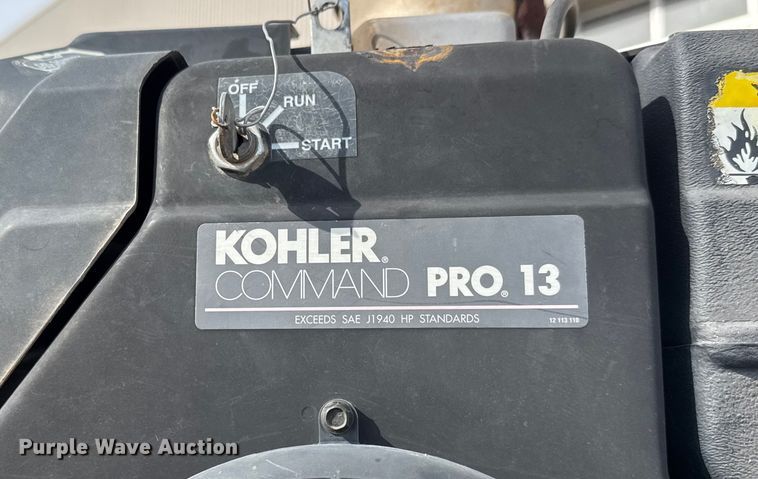 image for item ET4449 2011 Ford F350 Super Duty flatbed pickup truck