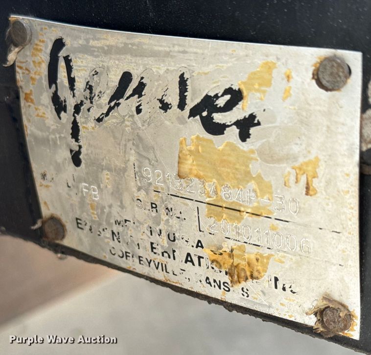 image for item ET4449 2011 Ford F350 Super Duty flatbed pickup truck