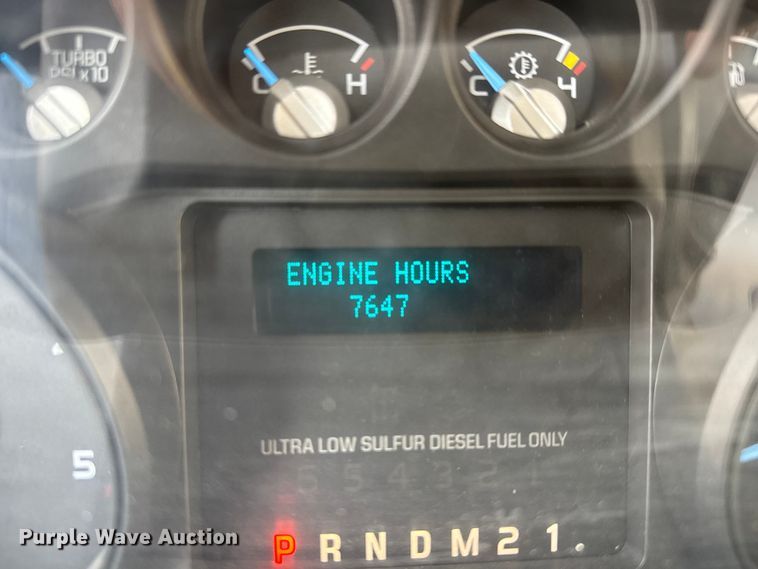 image for item ET4449 2011 Ford F350 Super Duty flatbed pickup truck