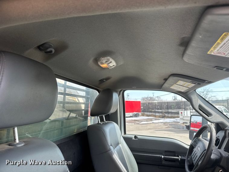 image for item ET4449 2011 Ford F350 Super Duty flatbed pickup truck