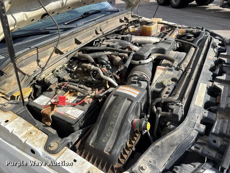 image for item ET4449 2011 Ford F350 Super Duty flatbed pickup truck