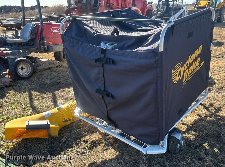 image for item ET4466 Woodland Cyclone Rake Z-10 leaf vacuum