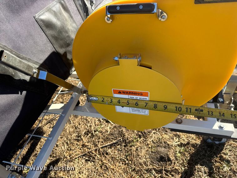 image for item ET4466 Woodland Cyclone Rake Z-10 leaf vacuum