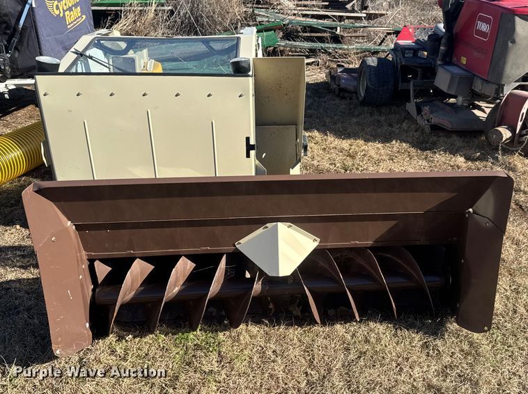 image for item ET4468 Grasshopper 512 snow blower