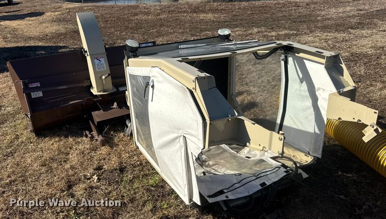 image for item ET4468 Grasshopper 512 snow blower