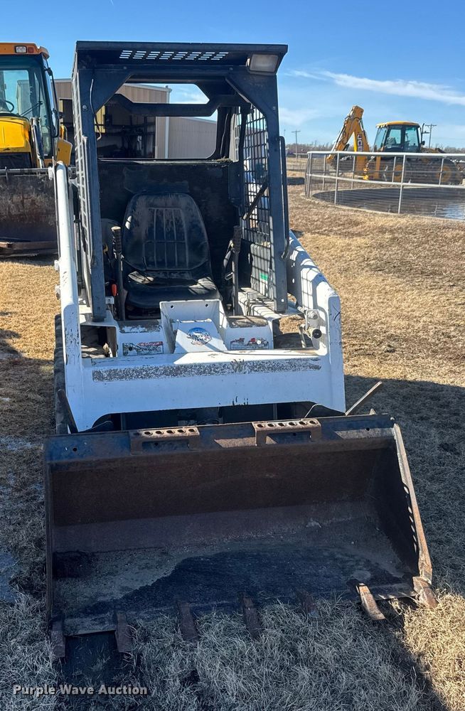 image for item ET4470 1995 Bobcat 553 skid steer loader