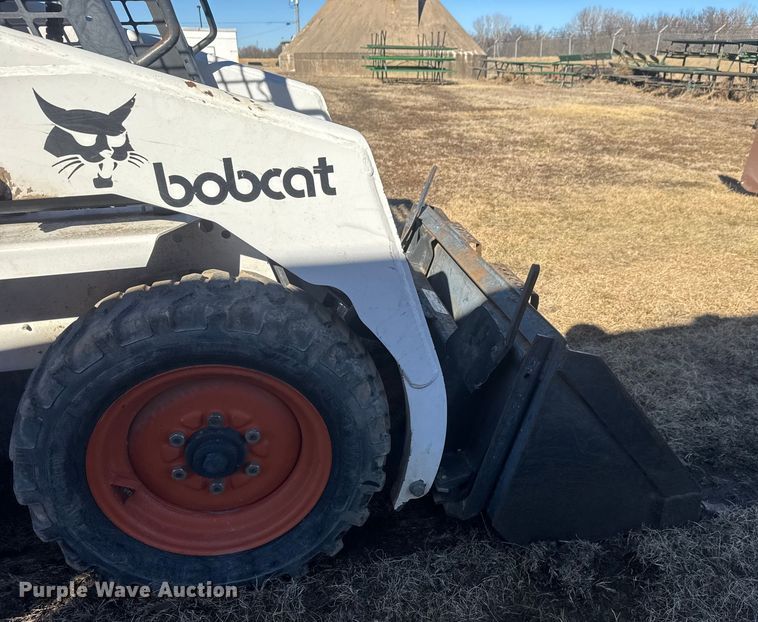 image for item ET4470 1995 Bobcat 553 skid steer loader