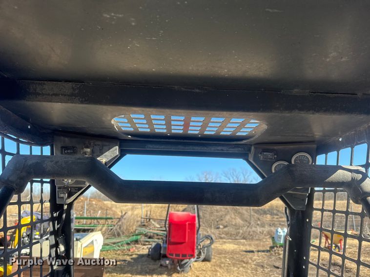 image for item ET4470 1995 Bobcat 553 skid steer loader