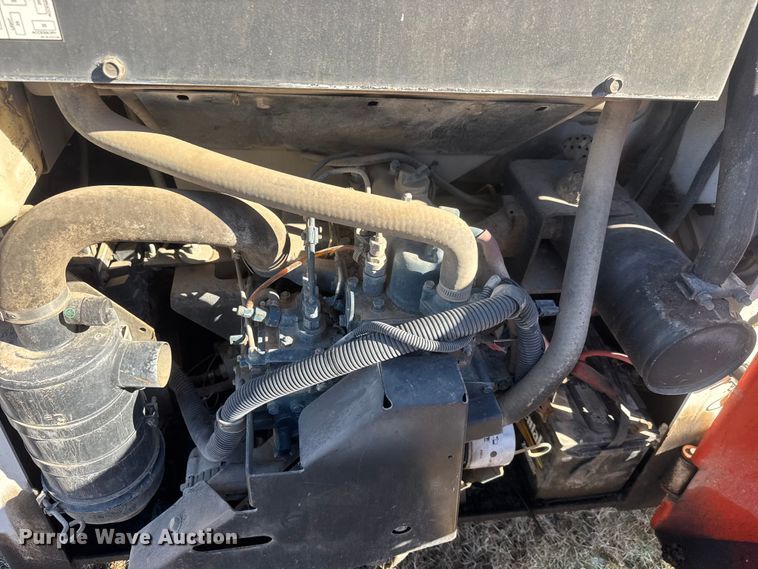 image for item ET4470 1995 Bobcat 553 skid steer loader