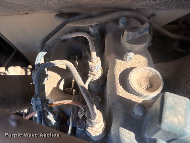 image for item ET4470 1995 Bobcat 553 skid steer loader