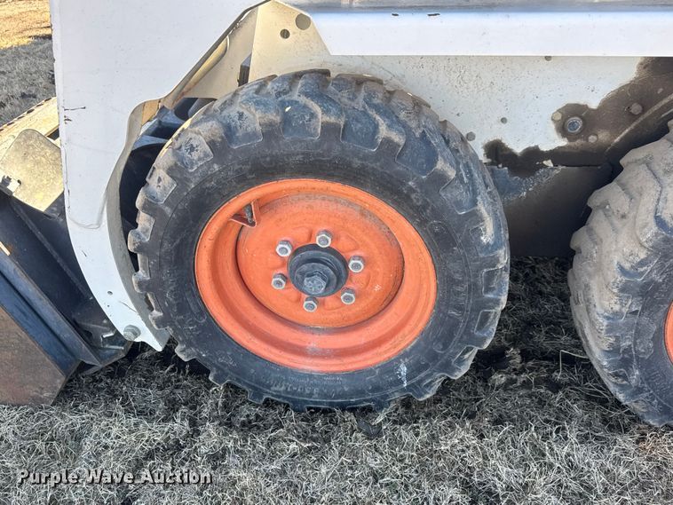 image for item ET4470 1995 Bobcat 553 skid steer loader