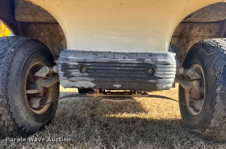 image for item ET4471 1993 Club Car DS golf cart