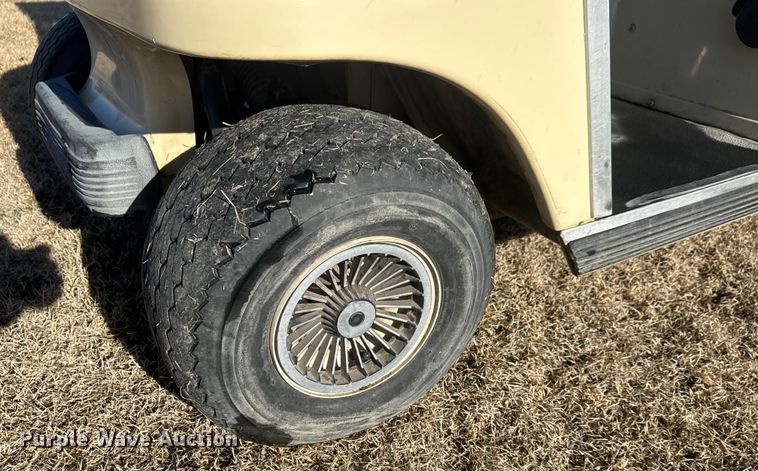 image for item ET4471 1993 Club Car DS golf cart