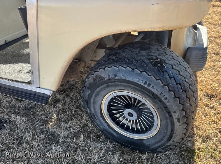 image for item ET4471 1993 Club Car DS golf cart