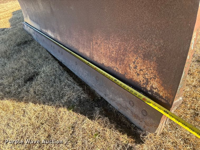 image for item ET4472 1995 Ford L8000 dump truck