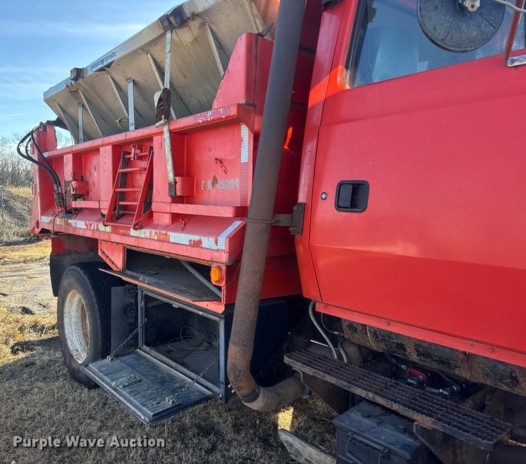 image for item ET4472 1995 Ford L8000 dump truck