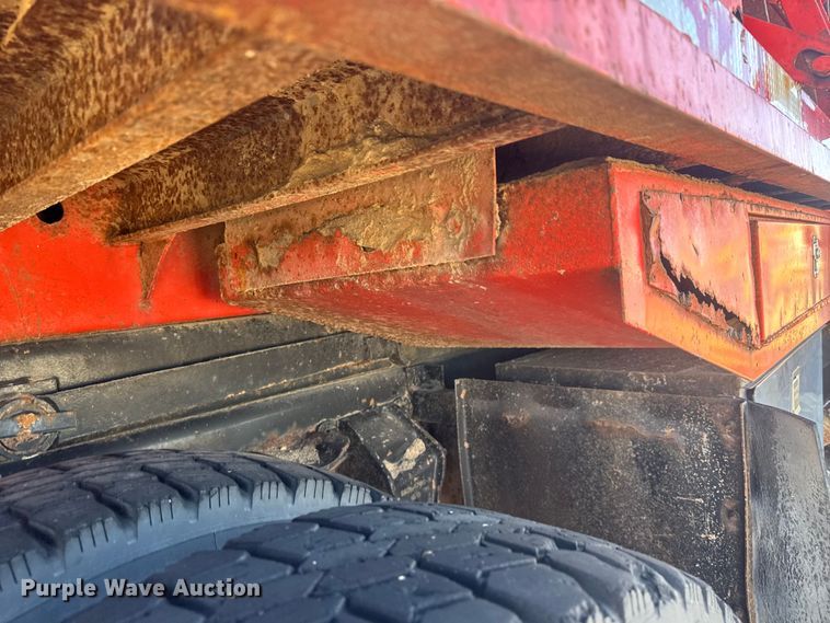 image for item ET4472 1995 Ford L8000 dump truck