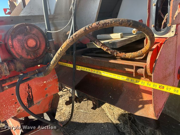 image for item ET4472 1995 Ford L8000 dump truck