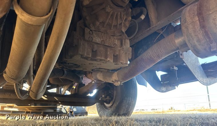 image for item ET4472 1995 Ford L8000 dump truck