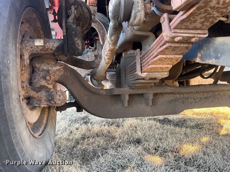 image for item ET4472 1995 Ford L8000 dump truck