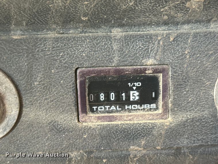 image for item ET4472 1995 Ford L8000 dump truck