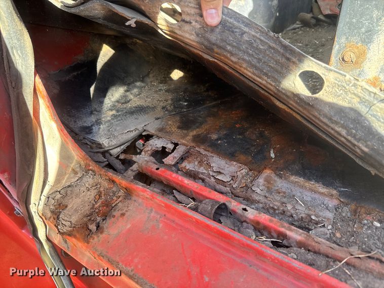 image for item ET4472 1995 Ford L8000 dump truck