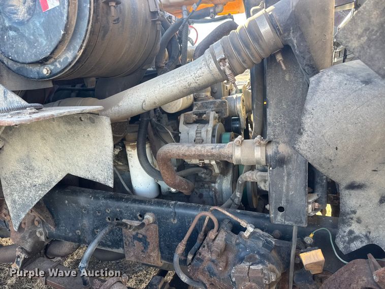 image for item ET4472 1995 Ford L8000 dump truck