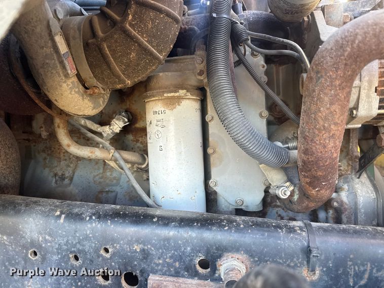 image for item ET4472 1995 Ford L8000 dump truck