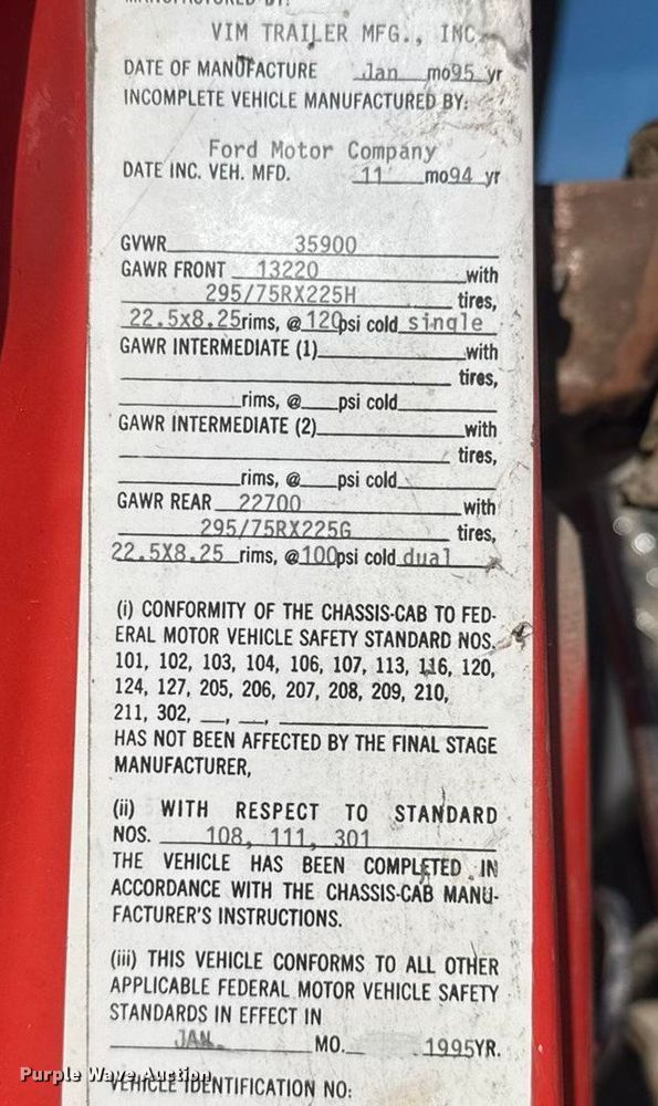 image for item ET4472 1995 Ford L8000 dump truck