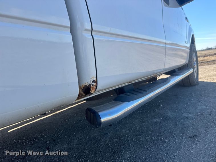 image for item ET4473 2012 Ford F150 XLT Crew Cab pickup truck