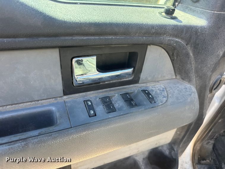 image for item ET4473 2012 Ford F150 XLT Crew Cab pickup truck