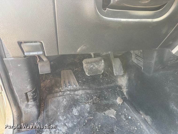 image for item ET4473 2012 Ford F150 XLT Crew Cab pickup truck