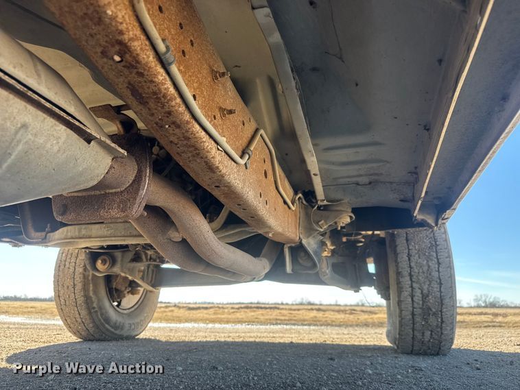 image for item ET4474 1996 Ford F250 XL utility bed pickup truck