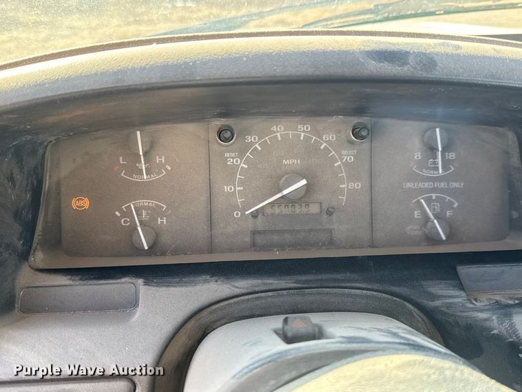 image for item ET4474 1996 Ford F250 XL utility bed pickup truck