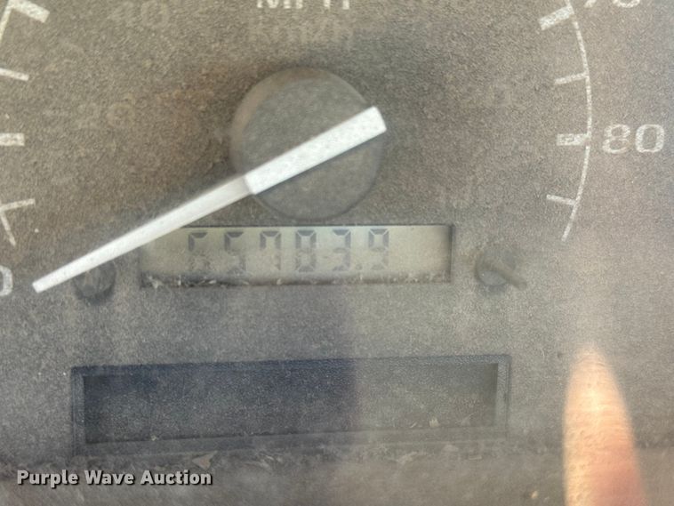 image for item ET4474 1996 Ford F250 XL utility bed pickup truck