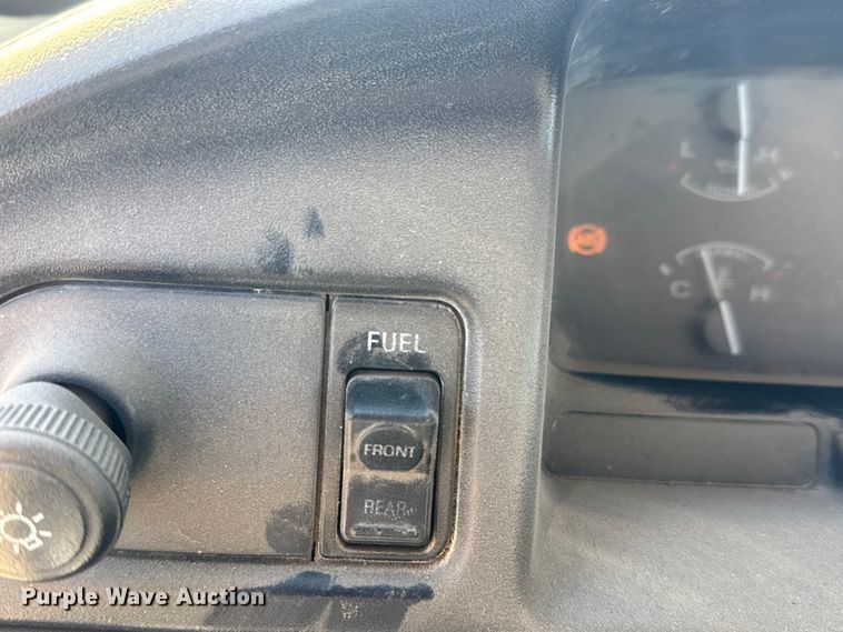 image for item ET4474 1996 Ford F250 XL utility bed pickup truck