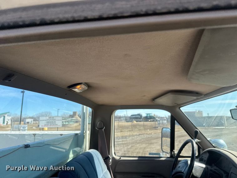 image for item ET4474 1996 Ford F250 XL utility bed pickup truck