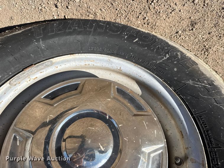 image for item ET4474 1996 Ford F250 XL utility bed pickup truck