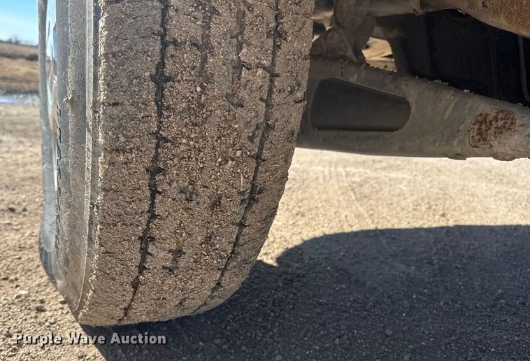 image for item ET4474 1996 Ford F250 XL utility bed pickup truck