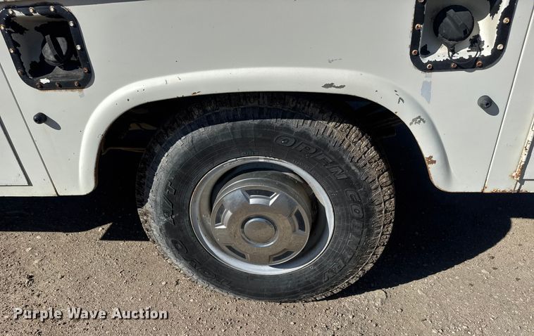 image for item ET4474 1996 Ford F250 XL utility bed pickup truck