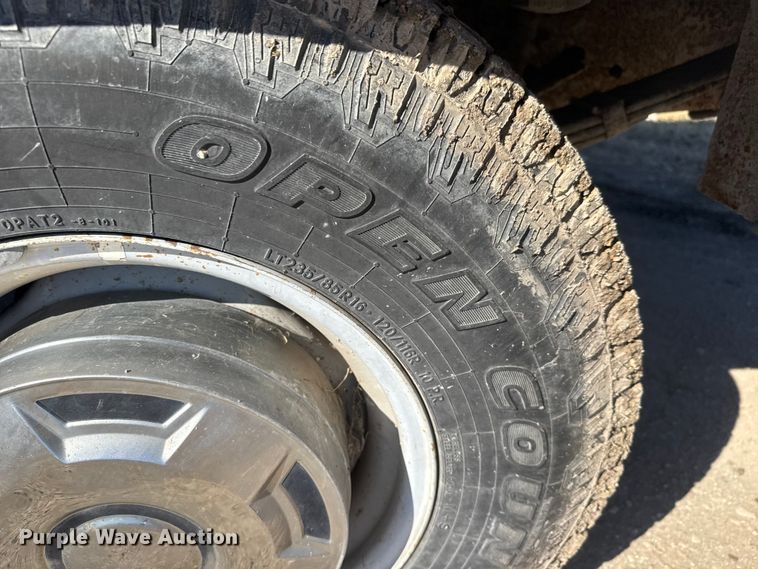 image for item ET4474 1996 Ford F250 XL utility bed pickup truck