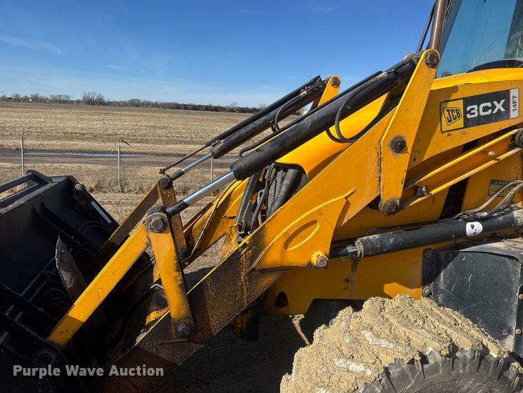 image for item ET4476 2009 JCB 3CX backhoe