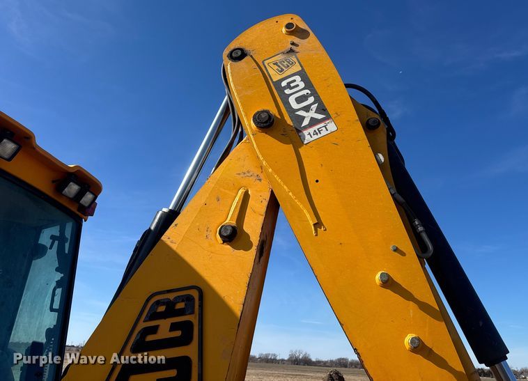 image for item ET4476 2009 JCB 3CX backhoe